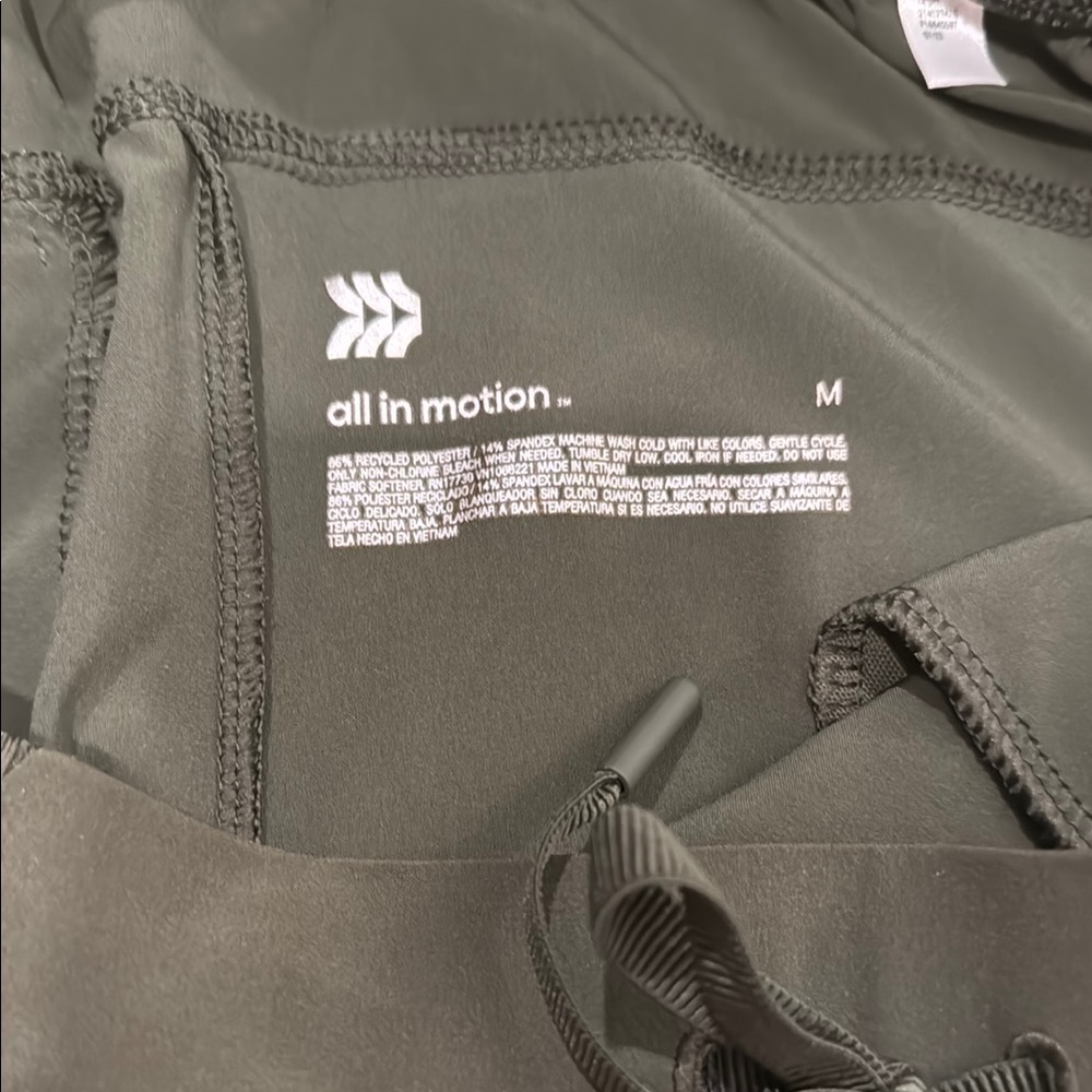 All in Motion Green Capri Joggers with Elastic Cuffs size M - Picture 5 of 7